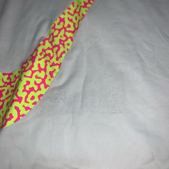 Women’s white nike t-shirt - Picture 3 of 4